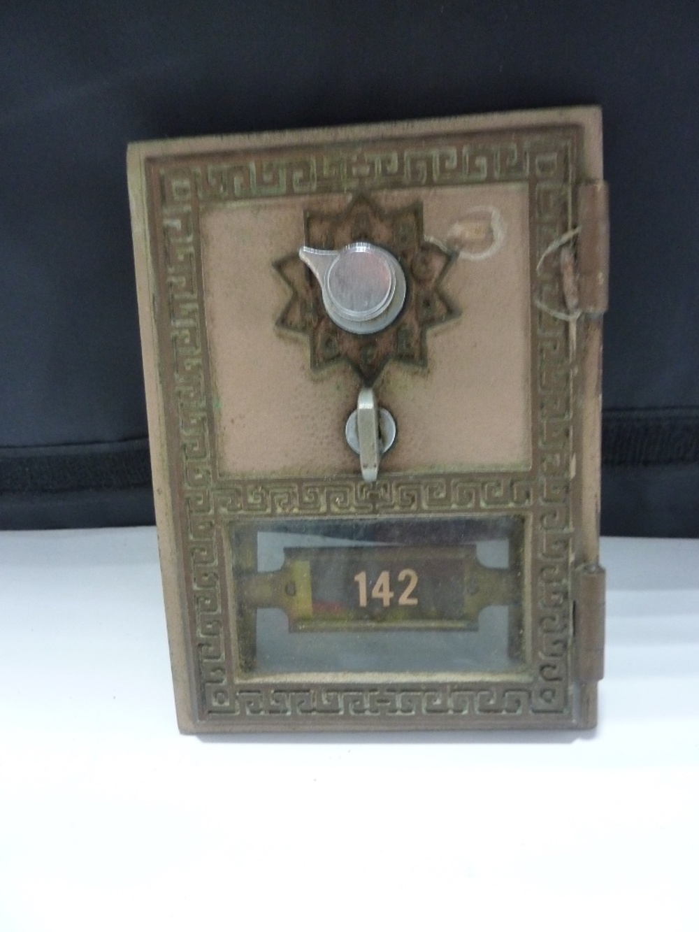 ONE  Vintage 1962s Brass USPS Post Office Po Mail Box Door W/Glass # 142